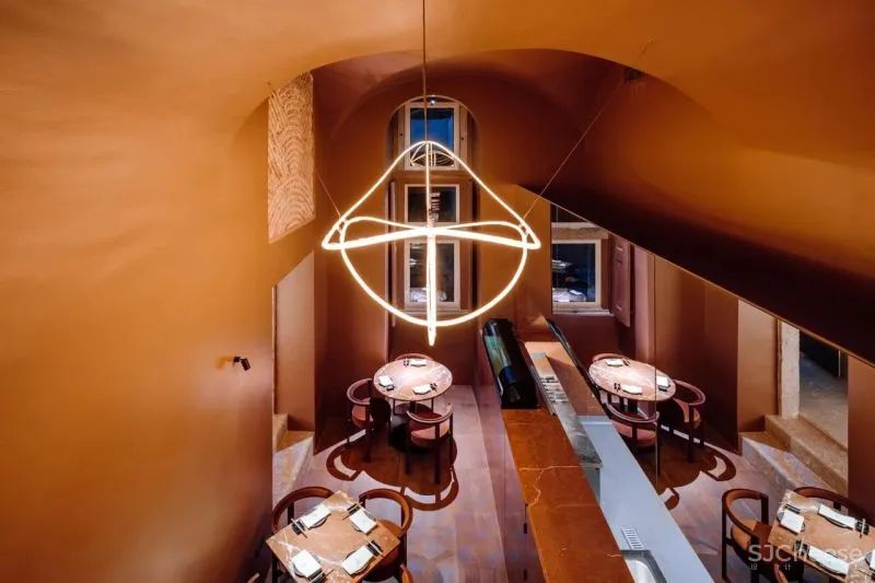 HIGHLIGHTING NATURAL MATERIALS RESTAURANT NÓMADA IN LISBON