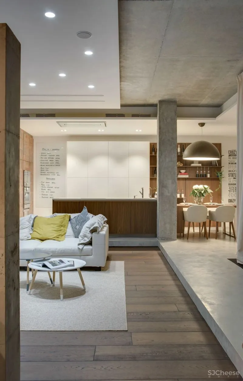 一条动线贯穿整个180平米住宅,在开放式空间中保持独立是怎么做到的?