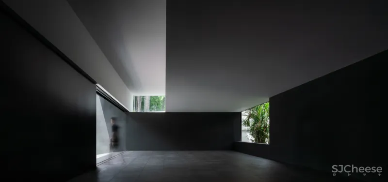 950㎡ 双层别墅,用光影做最美的装饰