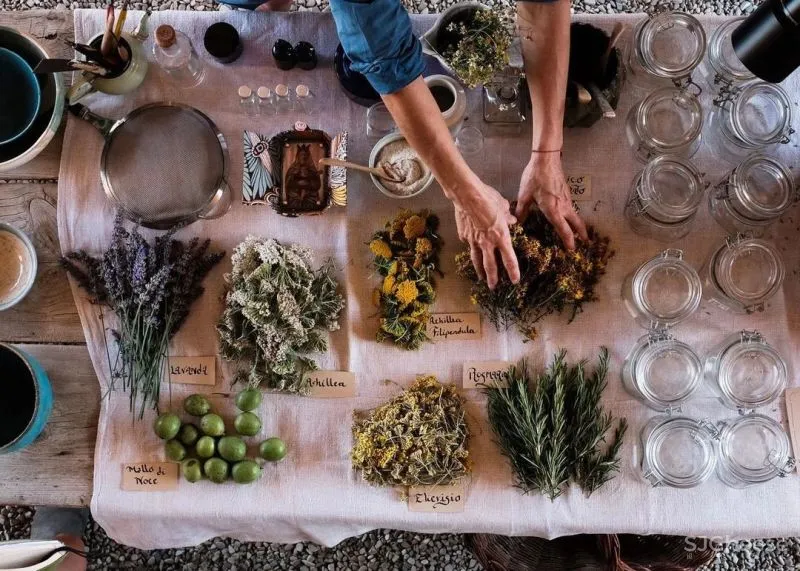 永 恒 的 静 修 一千多年历史的意大利城堡庄园酒店揭幕!