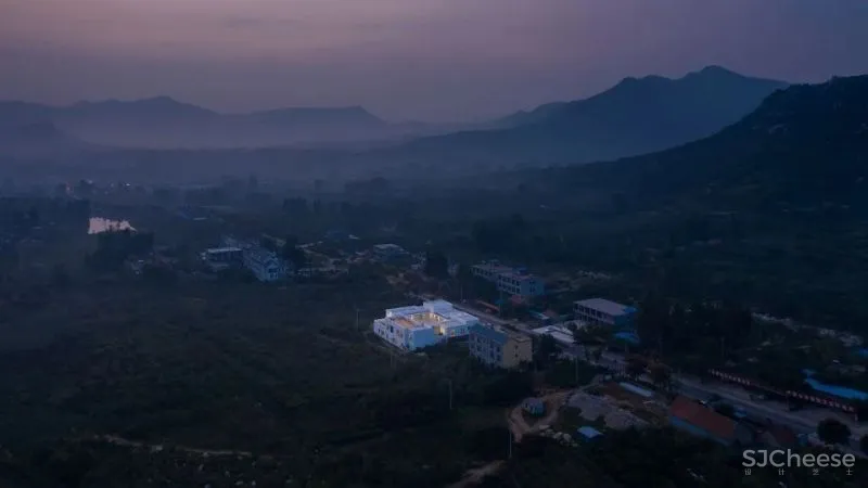新作 山脚下的空间漫游 沂蒙·云舍,山东临沂 灰空间建筑事务所