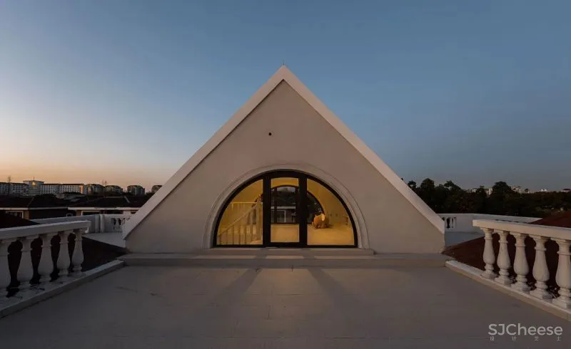 680m²别墅设计，魔幻迪厅的雅致蜕变秀 陈尹周「星作」