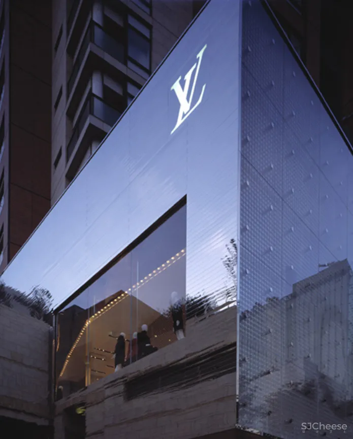 Louis Vuitton日本旗舰店新开幕,全定制艺术介入 X 顶奢大品牌