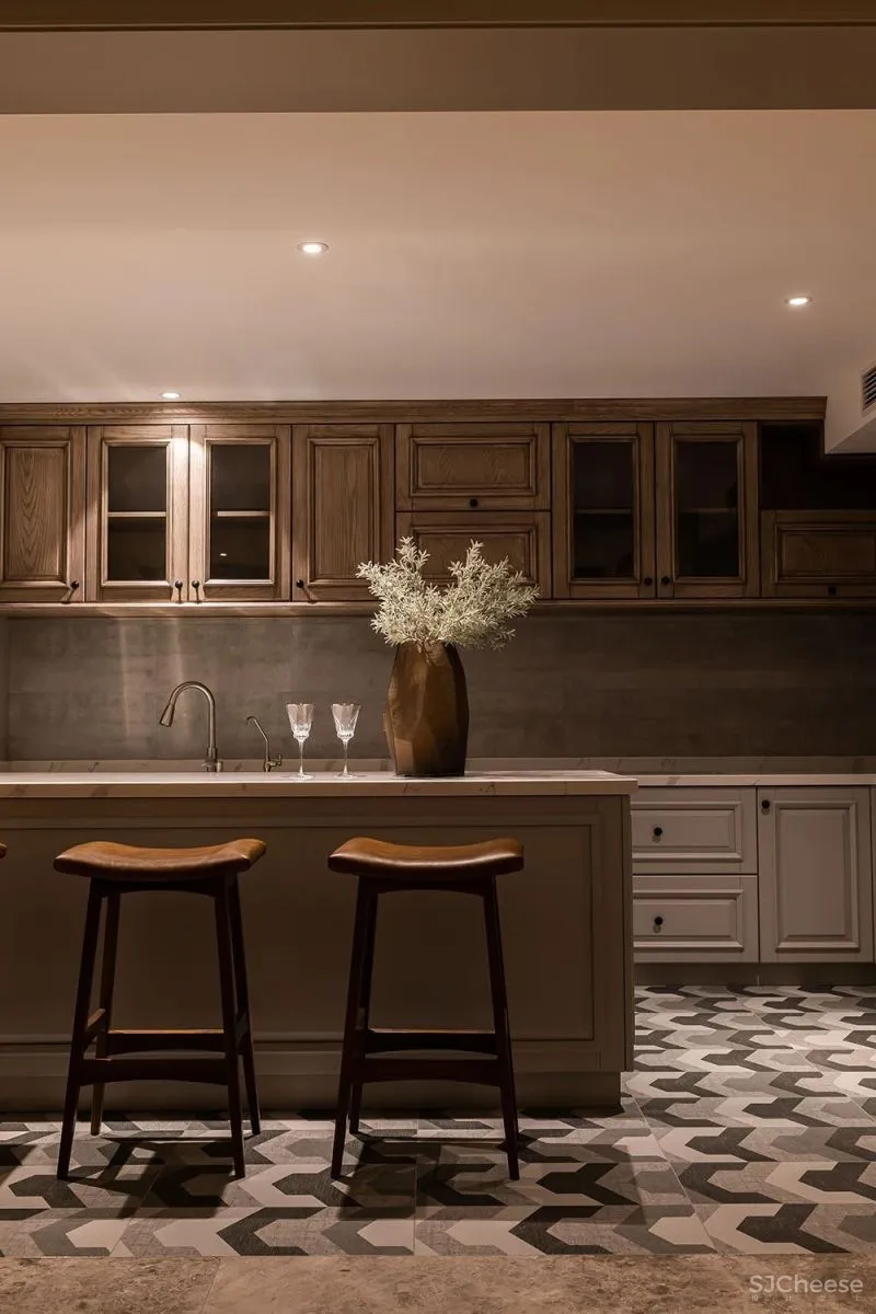 680m²别墅设计，魔幻迪厅的雅致蜕变秀 陈尹周「星作」