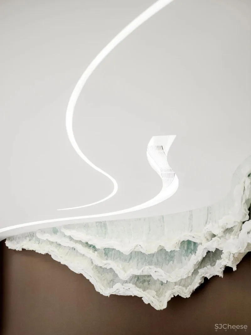 刘荣禄 中融蓝城·Co.C生活艺术馆,穿行宇宙的星际航母