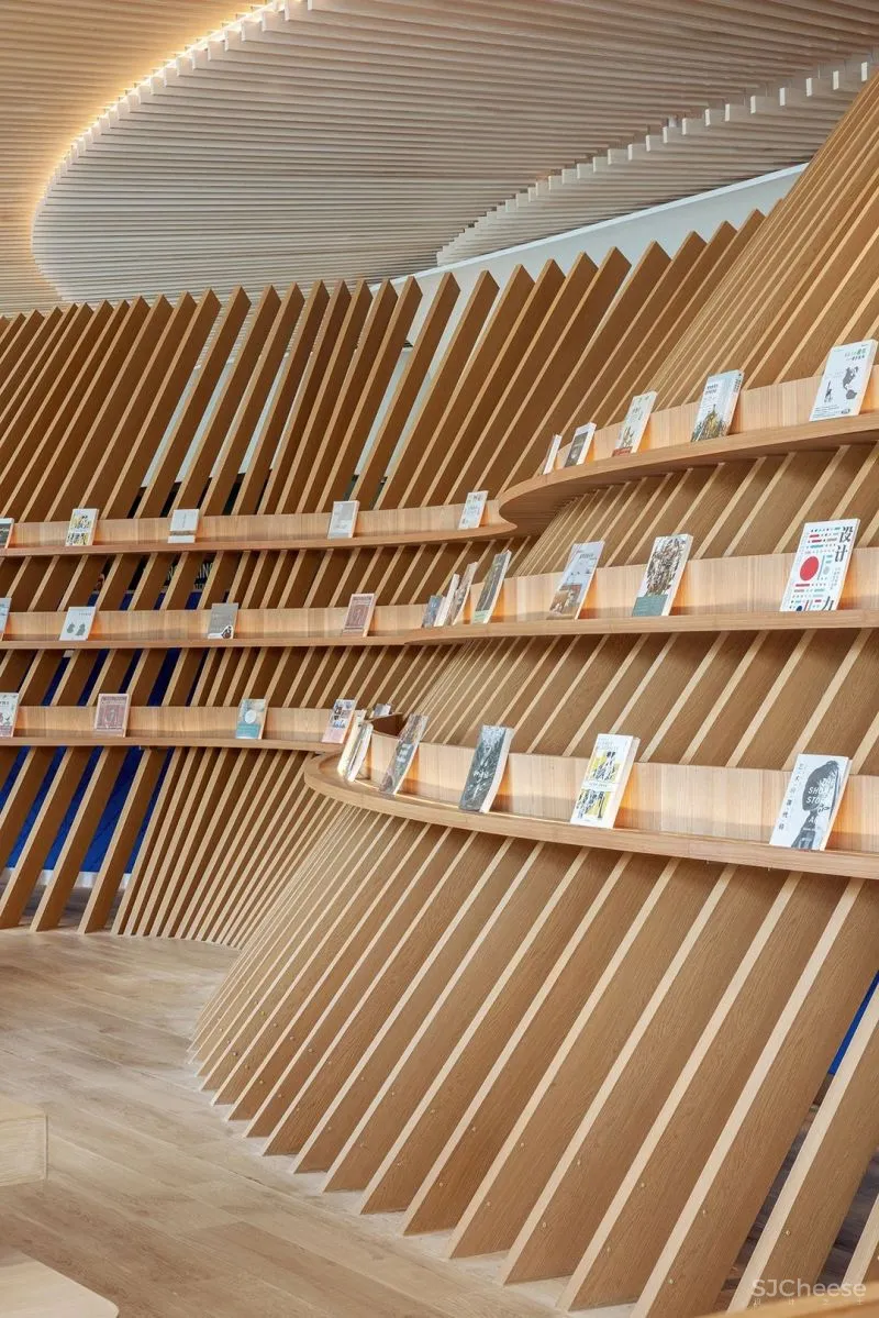 打造出令人充满探索欲的游逛空间体验