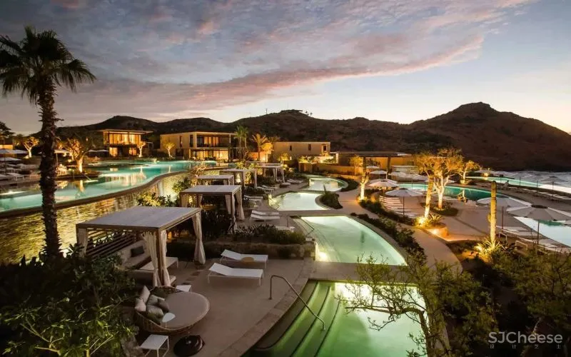 蒙太奇洛斯卡沃斯酒店