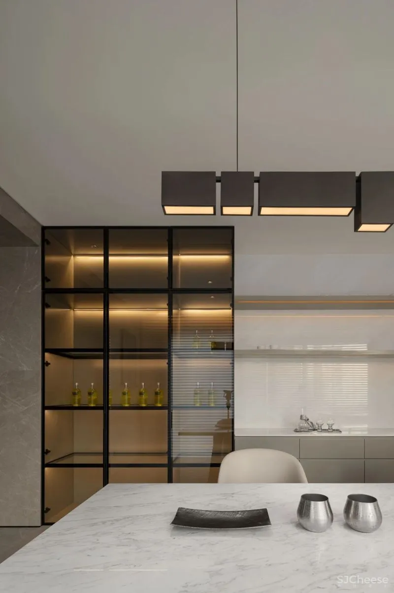 光魅 唐忠汉新作