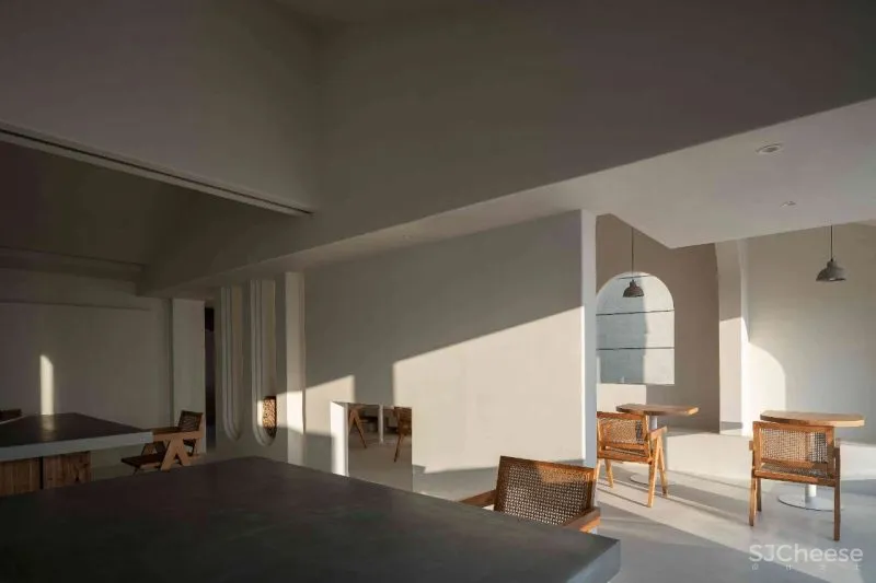 400㎡极简白咖啡馆,重塑建筑几何之美 一野设计