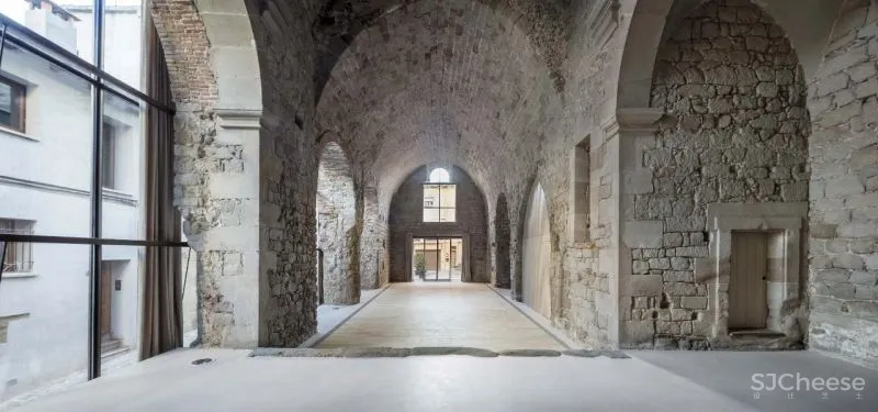 Carles Enrich 丨 设计，在建筑中沉淀