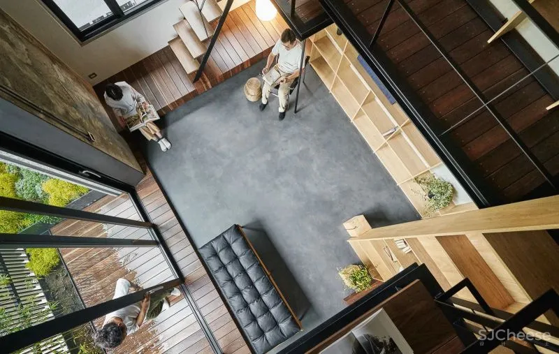 台湾一对夫妇,花了一大笔设计费,结果竟然连砖墙都外露,这样的房子你敢让父母知道吗?