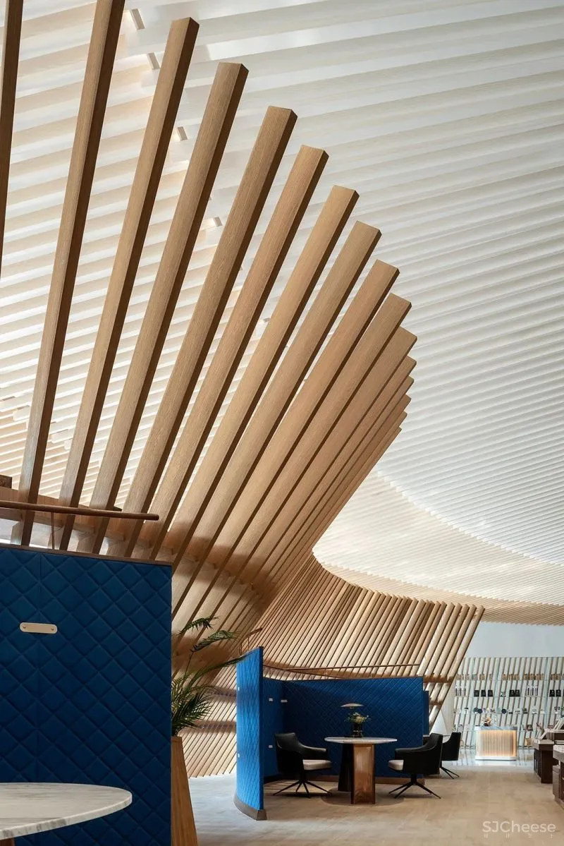 打造出令人充满探索欲的游逛空间体验