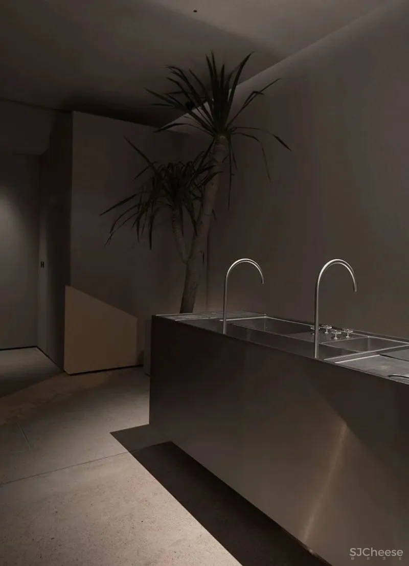 大地色极简别墅，不一样的格调