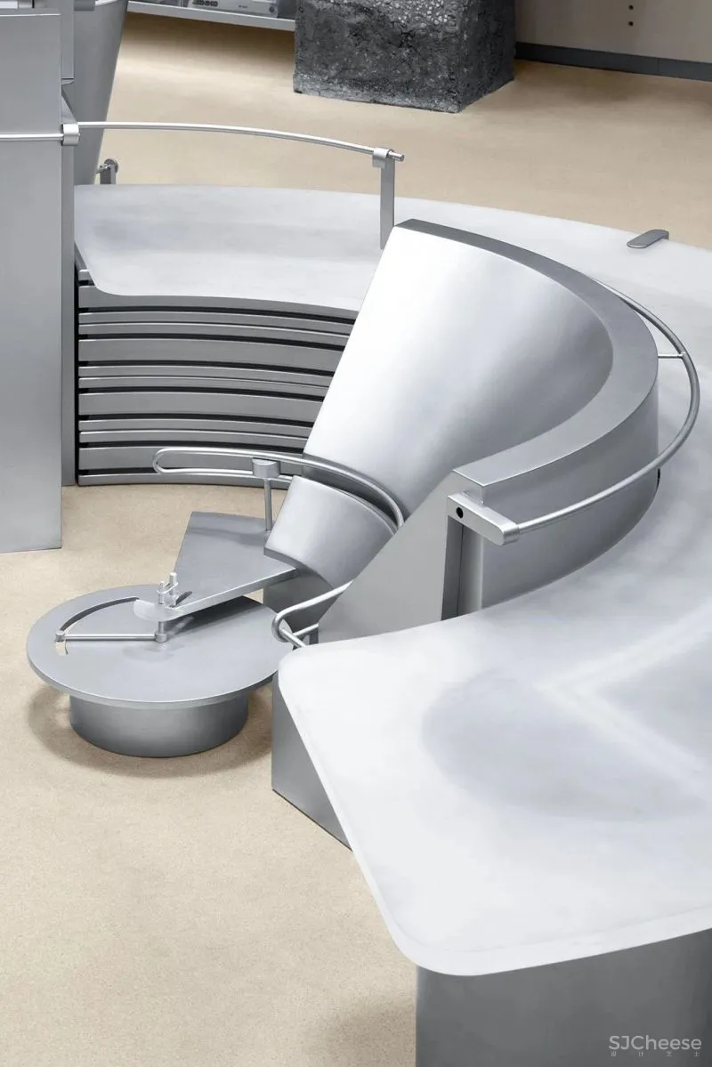 Some Thoughts 李京泽 蕉内深圳概念店,探索机械美学装置的趣味性