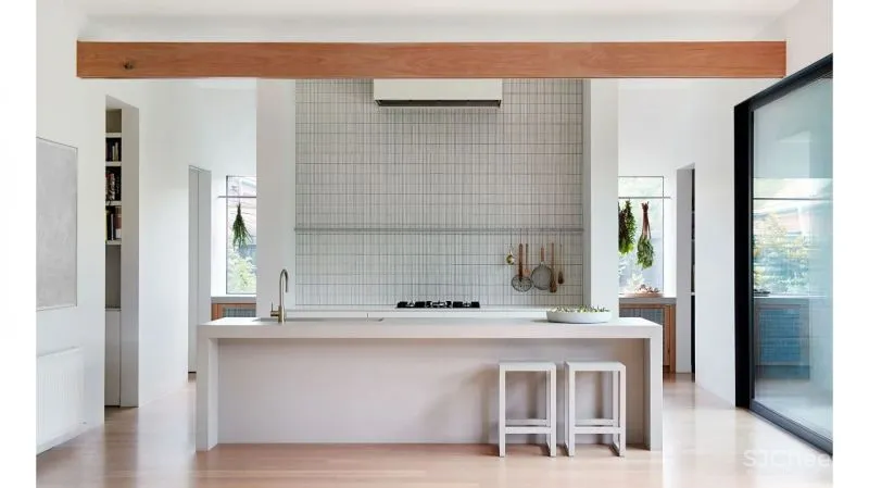 A Contemporary Renovation That Revives Forgotten Spaces