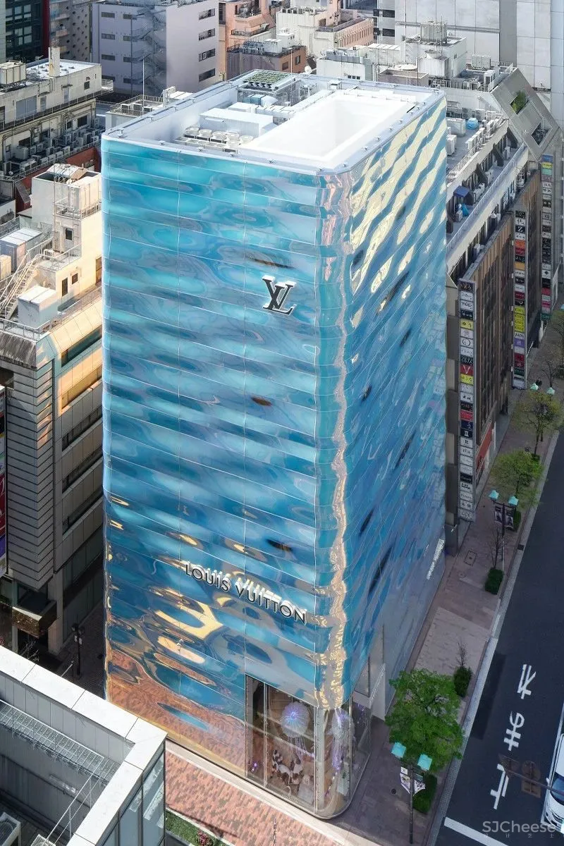 LV东京银座新店开业,御用设计师青木淳的“水光感”立面设计亮了!