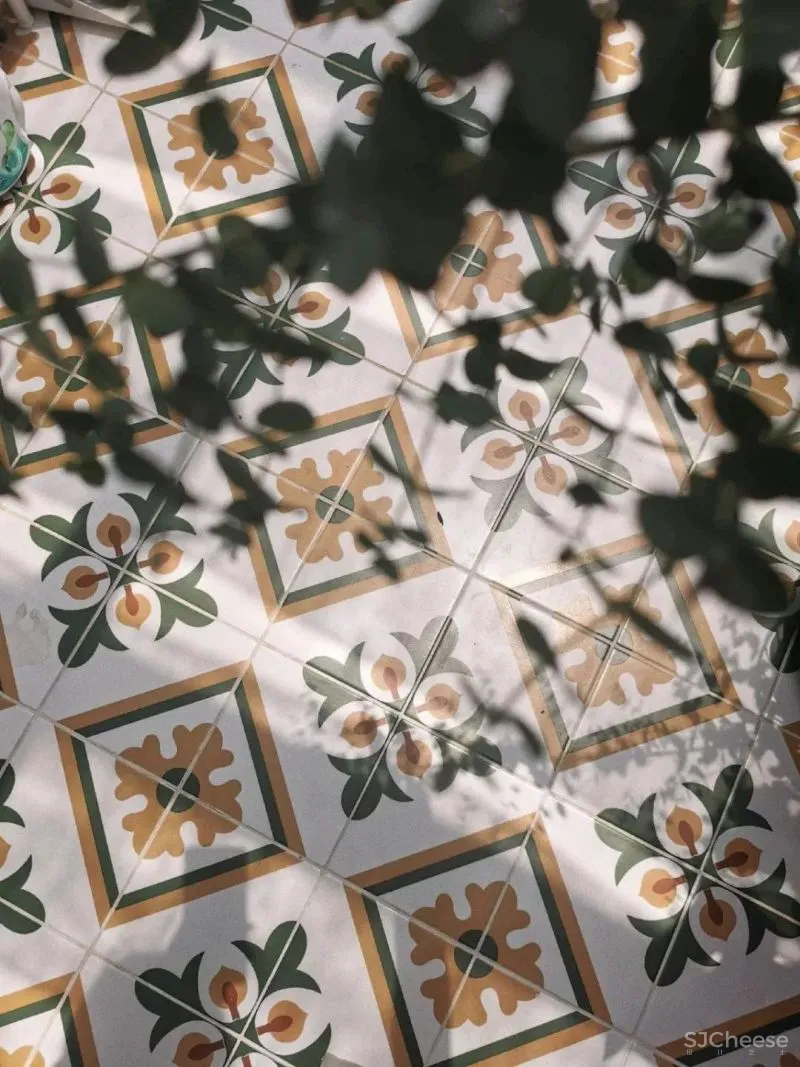 在武汉造一所“北欧度假屋”:白墙、老木头、皮革,150㎡住一家三口,敞亮又温暖!