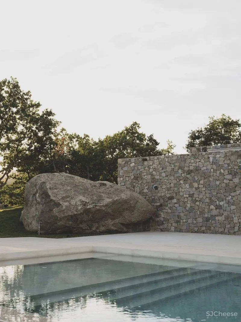 【MORQ】野性十足的原生自然建筑