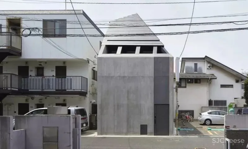 外观像碉堡,东京三轩茶屋,别有洞天的光影混凝土住宅