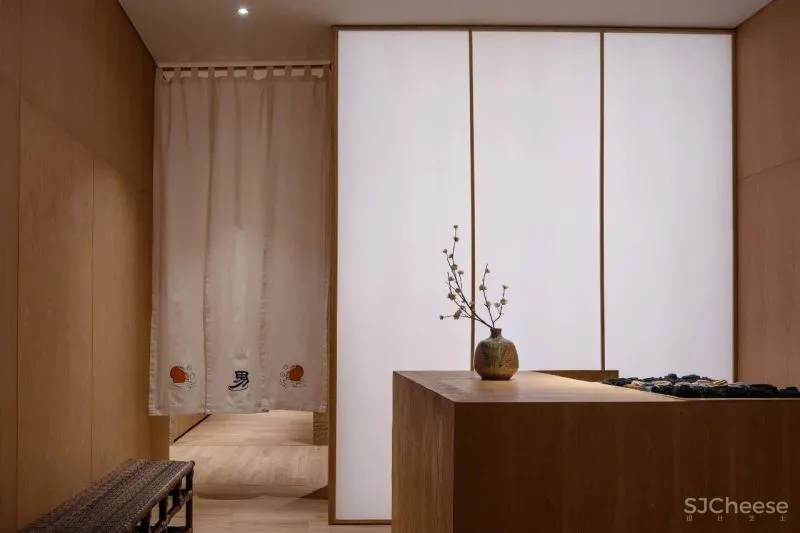 曼谷极简主义的日本美学设计闹市温泉