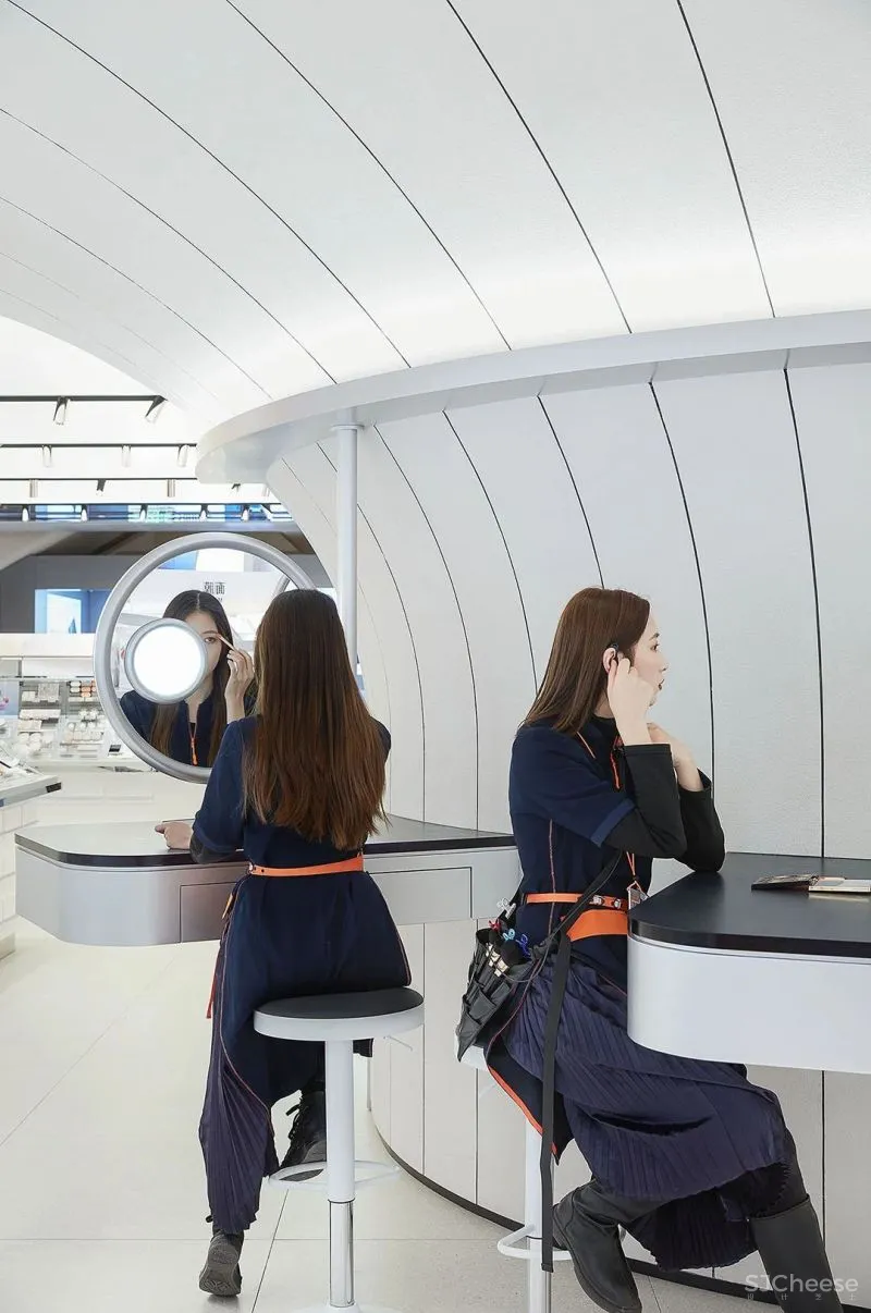 立品设计 H.E.A.T 喜燃南京体验店——“美妆情报局”