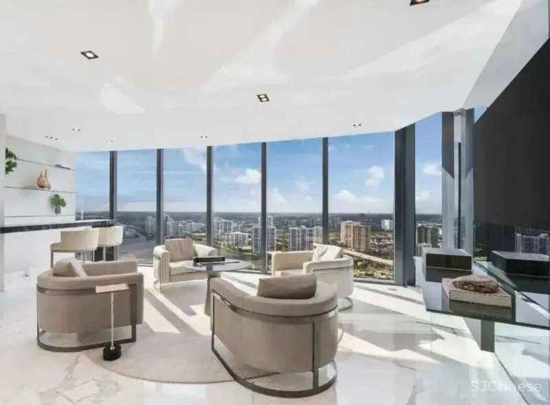 全球唯一保时捷豪宅大楼,跑车直接开进去