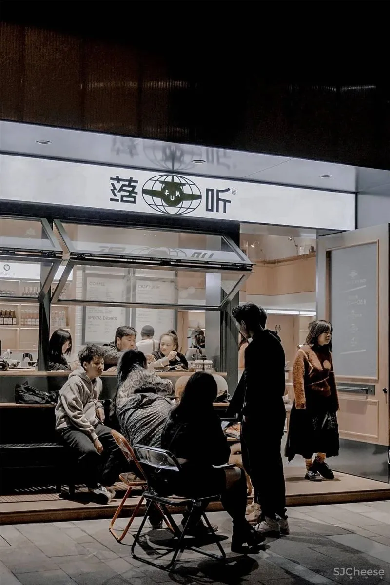 绿色复古的咖啡厅,拍照超级出片哦