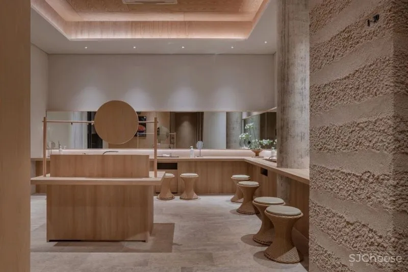 曼谷极简主义的日本美学设计闹市温泉