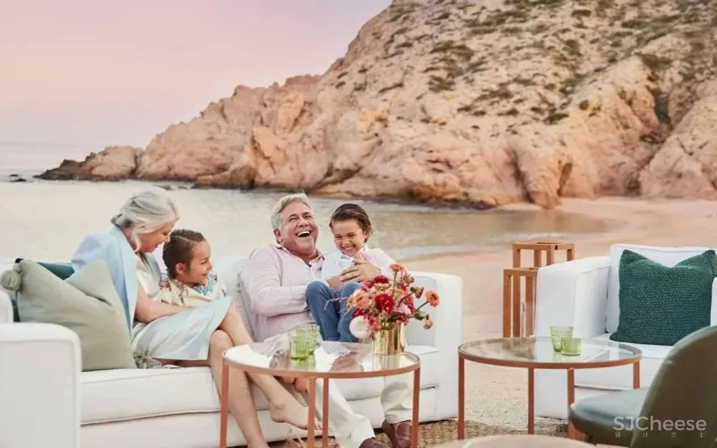 蒙太奇洛斯卡沃斯酒店