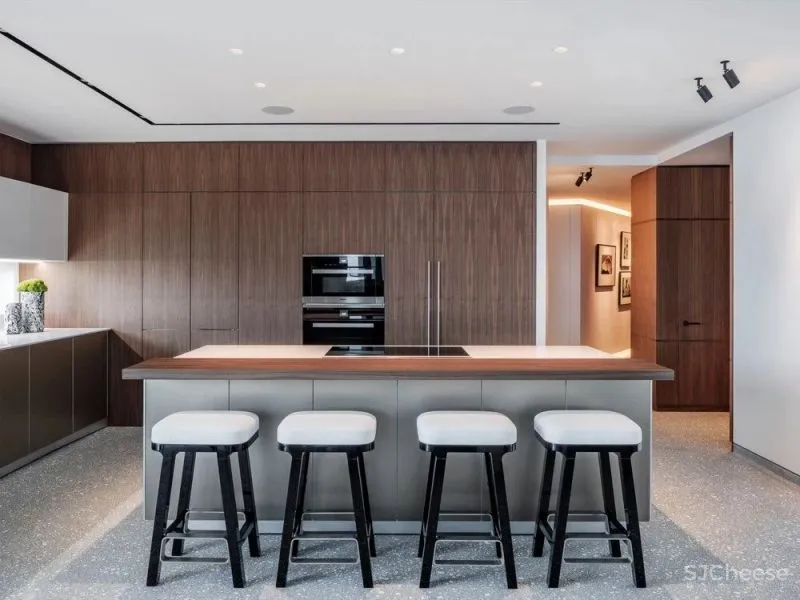 保时捷1000多平海景房，一家三口住，太奢侈了！