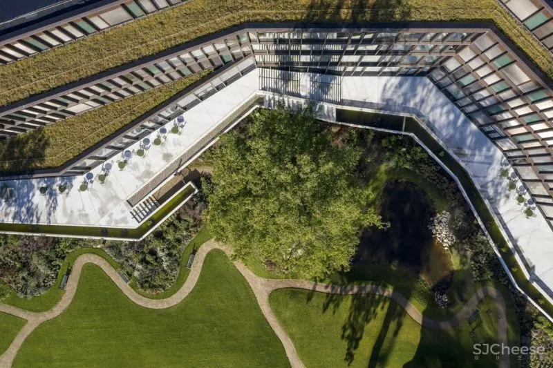 嘉士伯新总部大楼,可回收的黄铜外立面,示范了真正可持续理念!