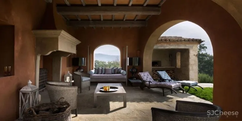 意大利千年古堡改造的酒店,1500万平米仅36间房,现代与古典的极限混搭!