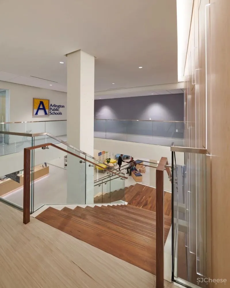 无正背立面之分的AYA公共住宅建筑 Studio Twenty Seven