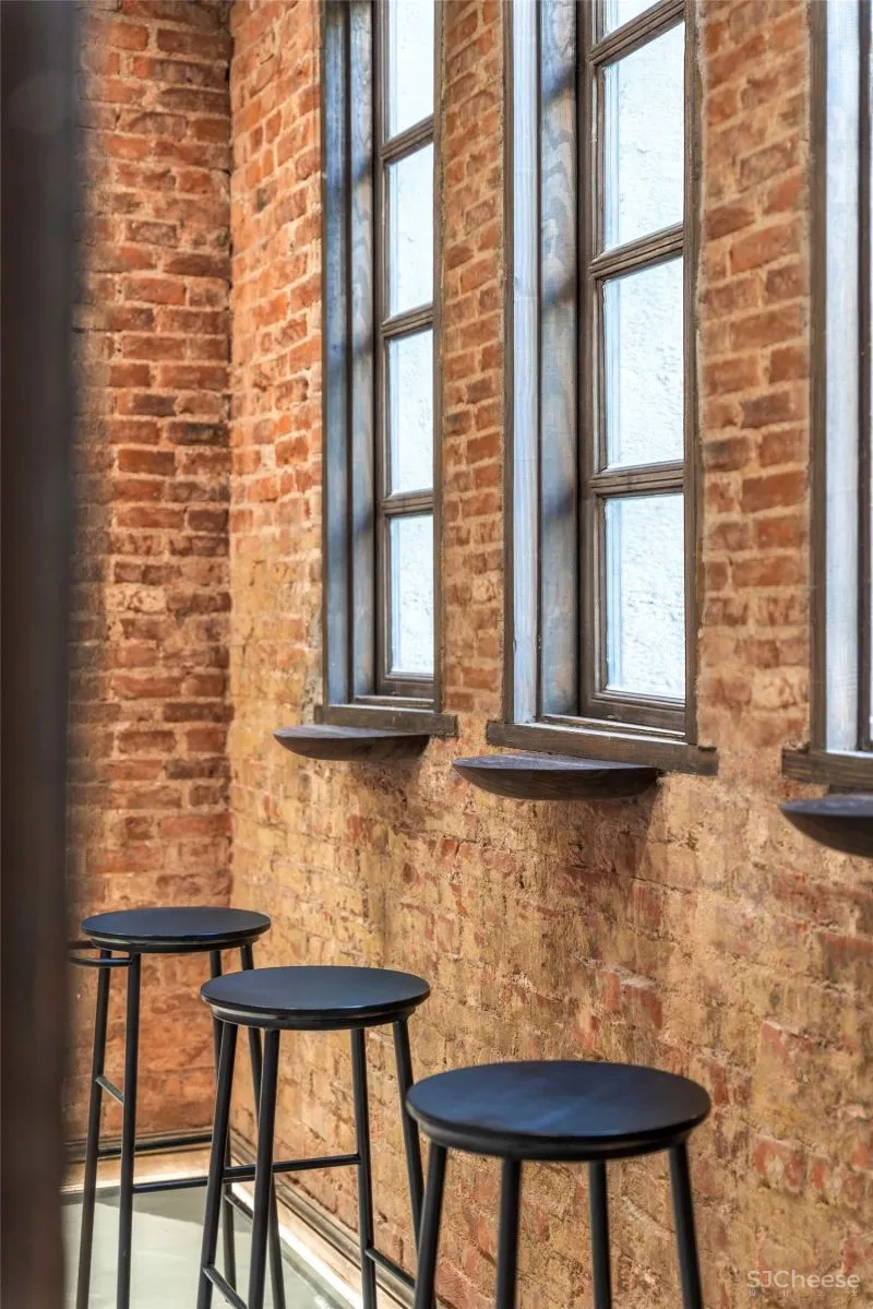 新一代广州时尚潮人对服装的环境和空间有着新的理解和诠释