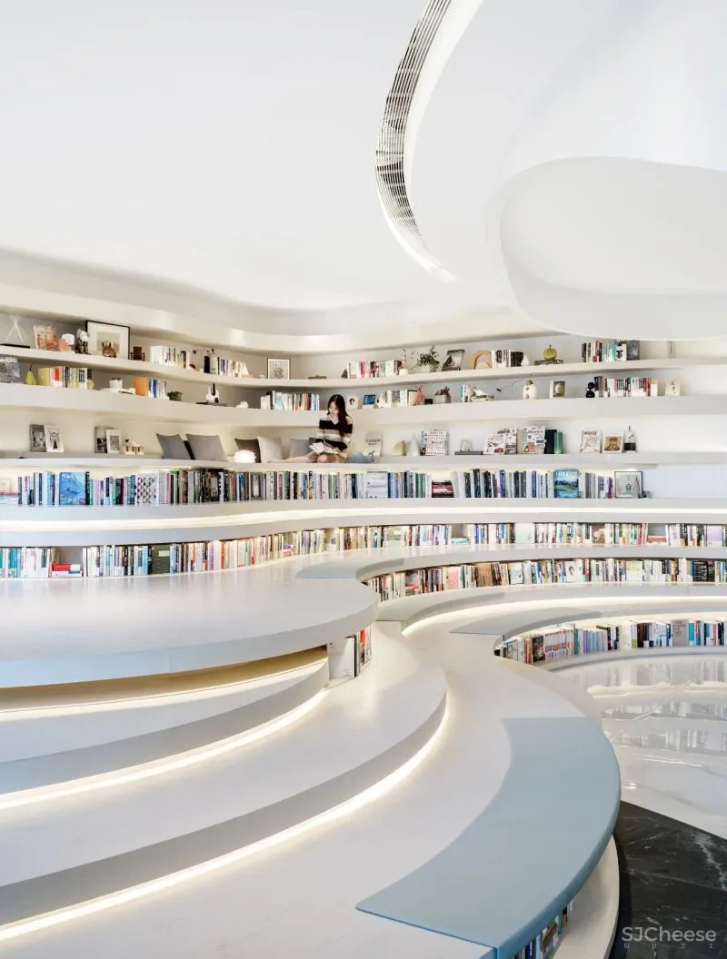 刘荣禄新作|生活艺术馆 「穿行宇宙的星际航母」