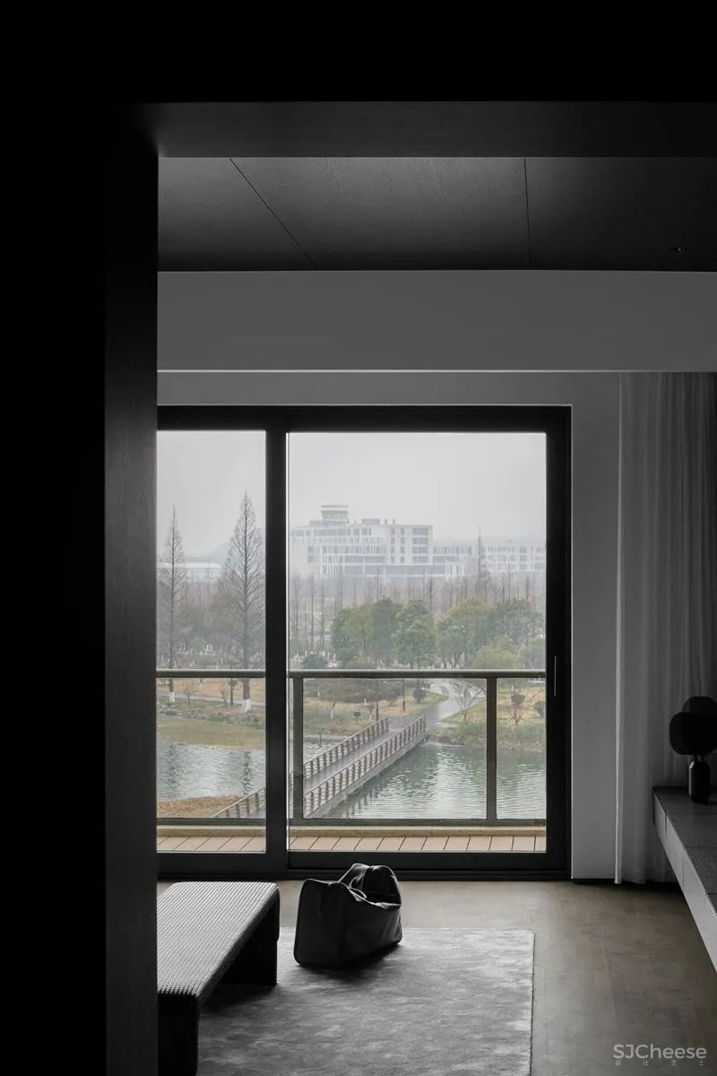 上海亦鉴设计 刘宏 760m² 极简别墅,精神走向自由!