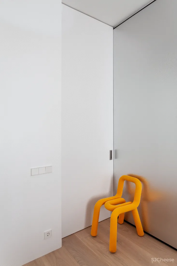 这个看似素雅平淡空间,其实隐藏了一颗躁动不安的心