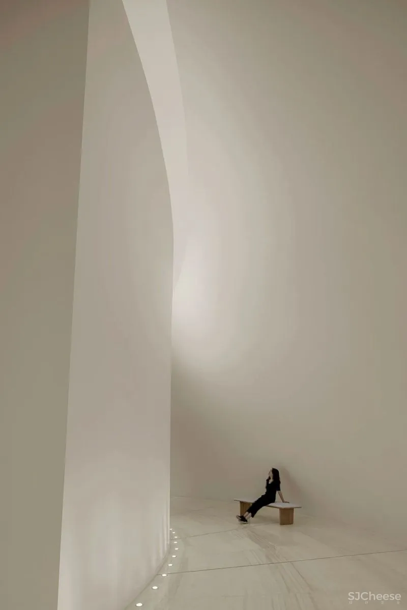 打造出令人充满探索欲的游逛空间体验