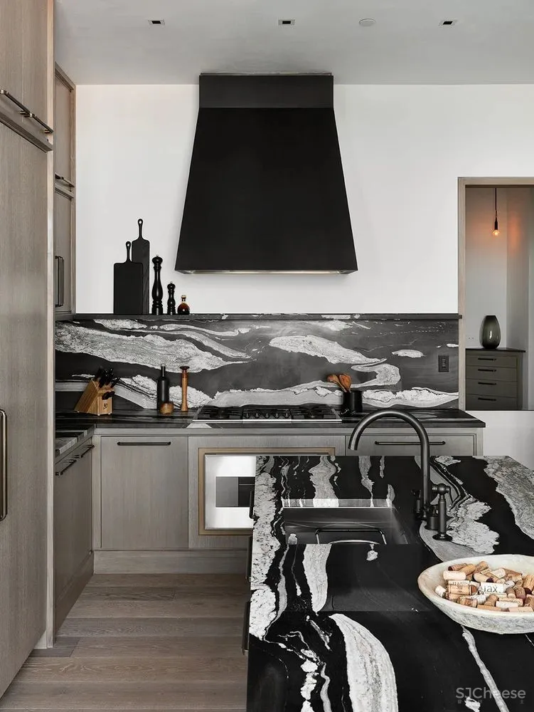 把细节做到极致奢华的四季顶层公寓，售价 2.5 亿！