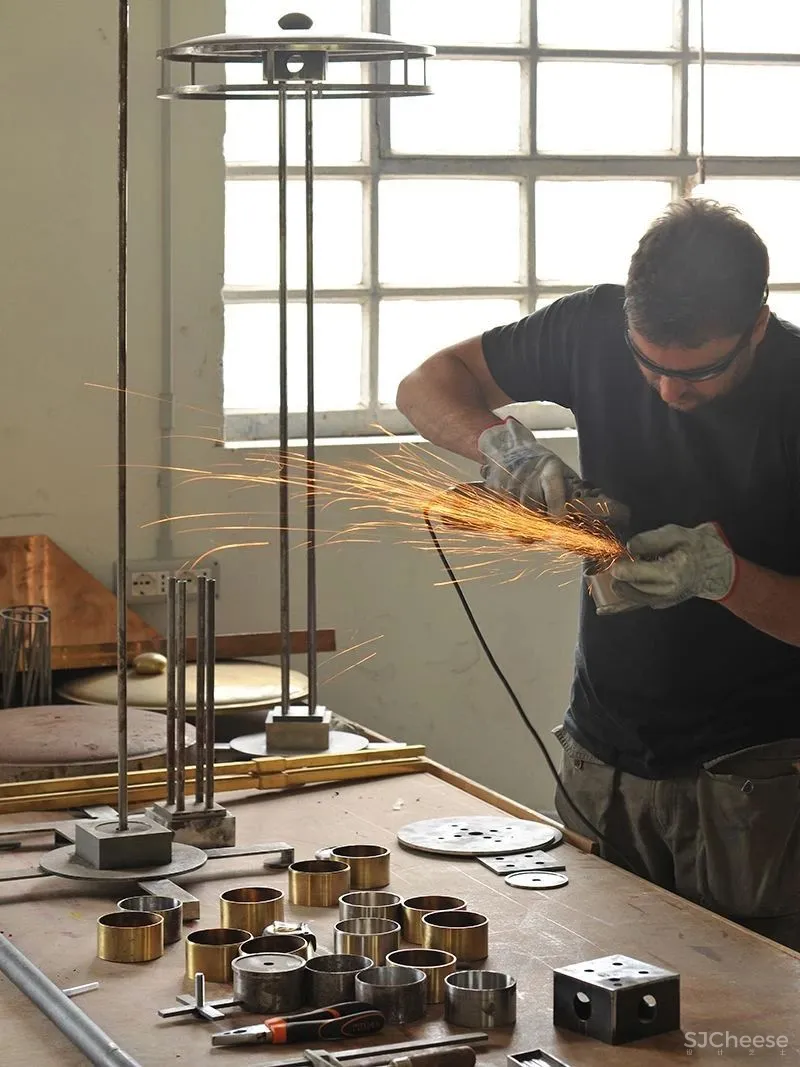 意大利千年古堡改造的酒店,1500万平米仅36间房,现代与古典的极限混搭!