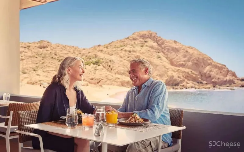 蒙太奇洛斯卡沃斯酒店