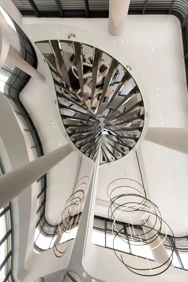 从地球仰望看到的宇宙星辰,重叠漂浮,璀璨无界