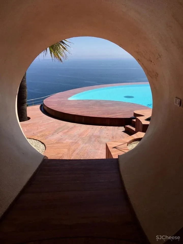 设计太超前?皮尔卡丹售价30亿的泡泡屋,卖了6年无人问津