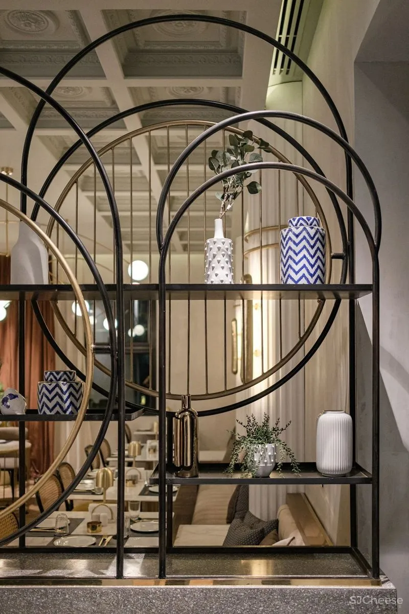 Alchemy新作 古铜色餐厅设计