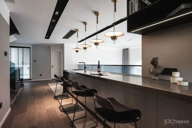 隔出玄关，打开客餐厅，环绕落地窗让家充满阳光 王中玮