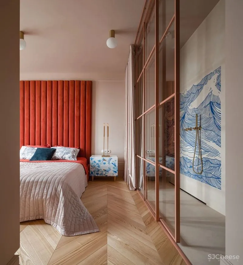 大户型下的浓郁枫叶红,留存满室的明朗光泽!