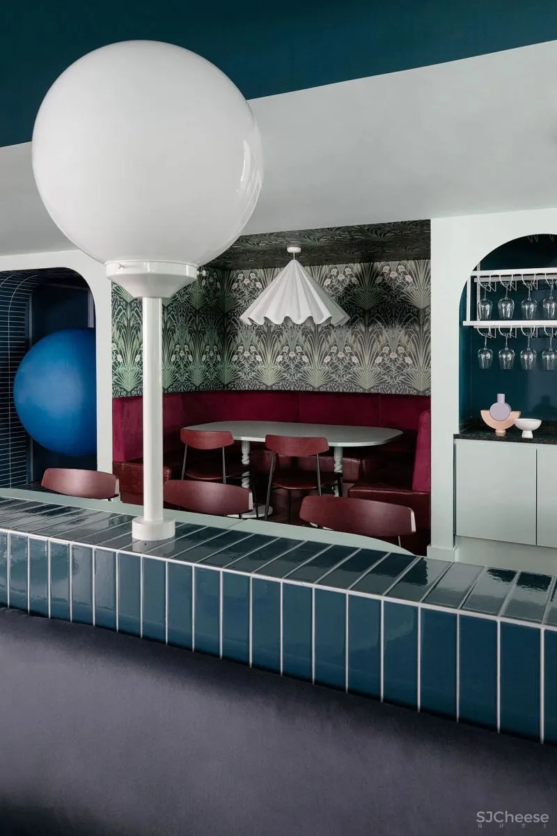 欢乐玩偶屋一样的餐厅，都柏林