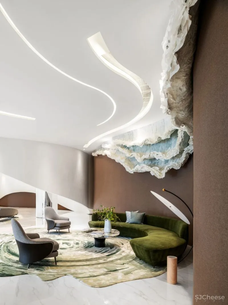 刘荣禄 中融蓝城·Co.C生活艺术馆,穿行宇宙的星际航母