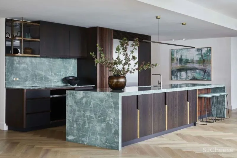 Alexandra Brown 新作 当代折衷主义美学