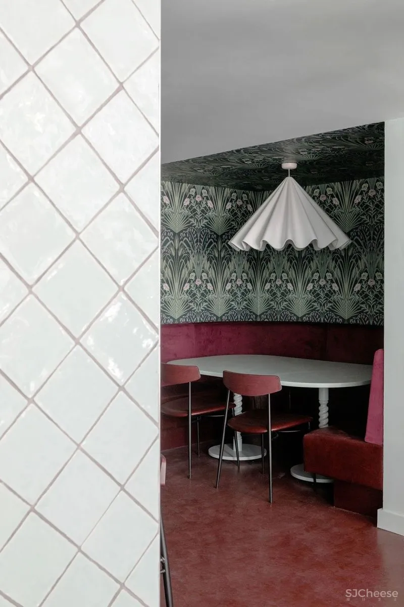 欢乐玩偶屋一样的餐厅，都柏林